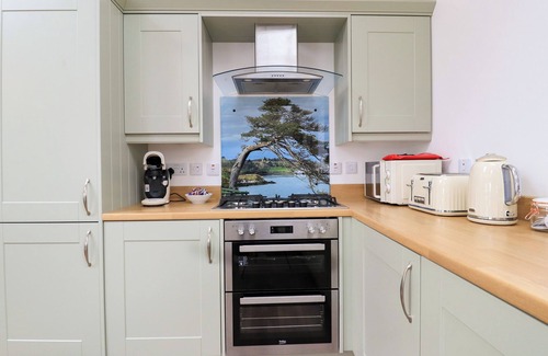 Isle of Lewis Cottage | BAYVIEW BYRE, pet friendly, luxury holiday cottage in Stornoway