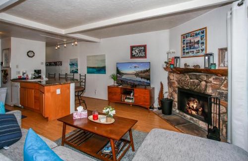 Boulder Bay House | Bayview Condo - Condo is cozy and a great location for kayaking and paddle boarding!
