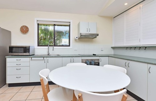 Soldiers Point Cottage | Bayview Cottage - Tranquil beachfront break