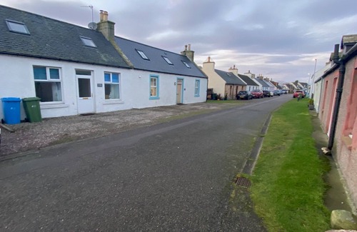 Portmahomack Cottage | Bayview Cottage Portmahomack - Lovely Highland cottage, great coastal views