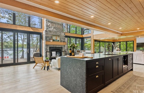 Muskoka Lakes Cottage | Bayview - Lake Rosseau Luxury Cottage