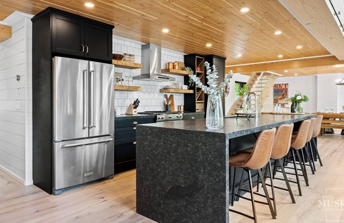 Muskoka Lakes Cottage | Bayview - Lake Rosseau Luxury Cottage