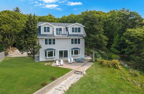 Wareham House | BAYVIEW New! 3BR/3 FB Sandy Beachfront Oasis w/views over Buzzards Bay to Cape!