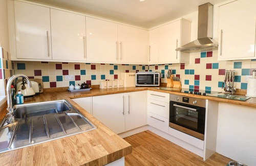 Newquay Cottage | BAYVIEW, pet friendly in Watergate Bay