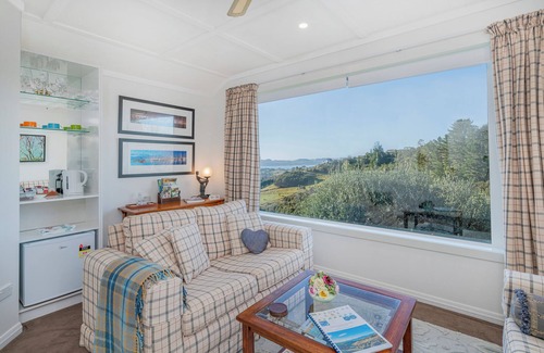 Whitianga House | Bayview Valley Lodge