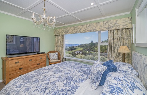 Whitianga House | Bayview Valley Lodge