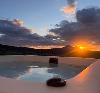 Milos Villa | Bayview Villa with Jaccuzi - Milos