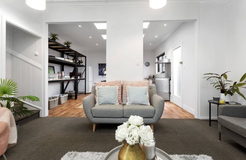 Ostend House | Baywatch Palm Beach Waiheke Island
