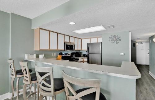 Crescent Beach Apartment | Baywatch Resort Oceanfront Dream Maker