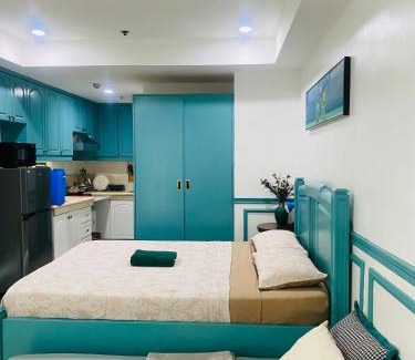 Ermita Night District Hotel | Baywatch Tower