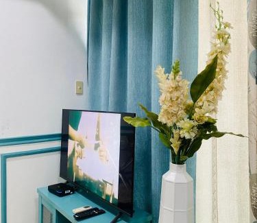 Ermita Night District Hotel | Baywatch Tower