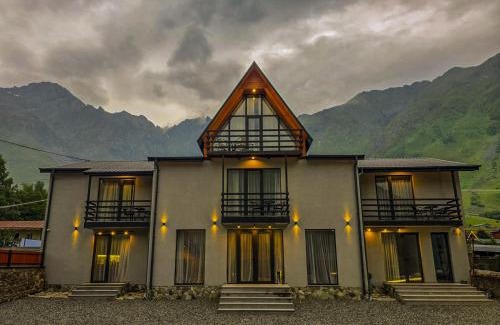 Stepantsminda Apartment | Baza Kazbegi