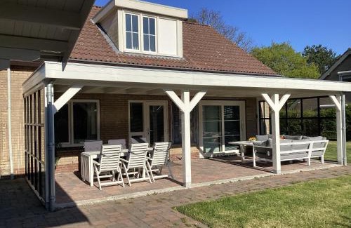 Oostkapelle House | bb-oostkapelle vakantiewoning Iris