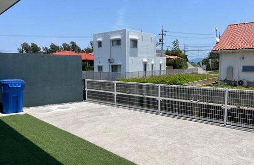 Sumuide House | BBQ可/最大8人/古宇利島車で7分/北部を満喫したい方に1番のおすすめ宿/無料駐車場3台 Mahina house