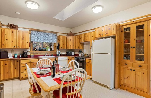 Leavenworth Cabin | BBQ-20 Acres-15 Minutes to Leavenworth-Bear Ridge Cabin-Cozy Log Home