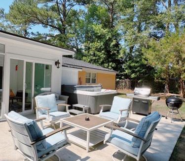 Myrtle Beach House | BBQ HOT TUB 10min to the BEACH