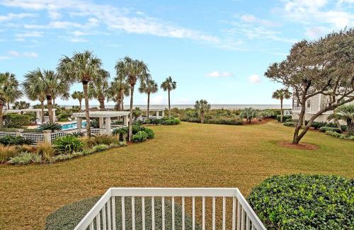 Isle of Palms House | BC23: 23 Beach Club Villa