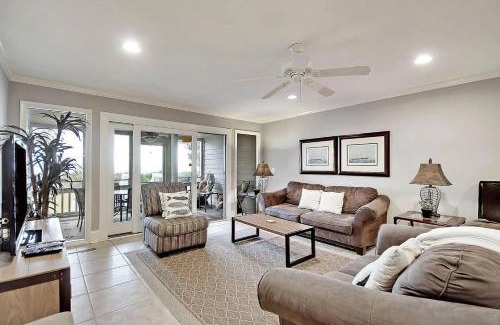 Isle of Palms House | BC23: 23 Beach Club Villa