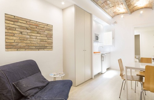 El Baix Guinardo Apartment | BcnStop Sagrada Familia Apartments