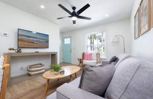 Jacksonville Beach Apartment | Be a Nomad - Newly renovated - 4 blocks to beach