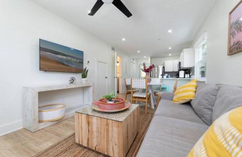 Jacksonville Beach Apartment | Be a Nomad - Newly renovated - 4 blocks to beach