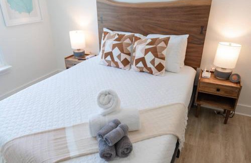 Jacksonville Beach Apartment | Be a Nomad - Newly renovated - 4 blocks to beach