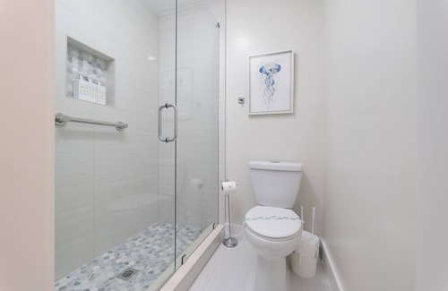 Jacksonville Beach Hotel | Be A Nomad | Oceanfront Boutique Hotel | {2FL Queen}