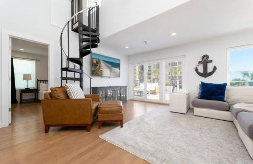 Jacksonville Beach Apartment | Be A Nomad - Ocean views pool home - New listing