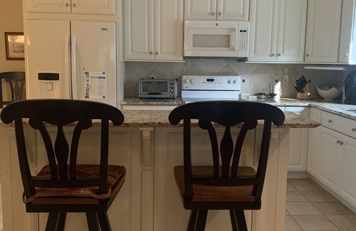 Glastonbury House | Be at home! Ideal for couples or a small family, close to many activities.