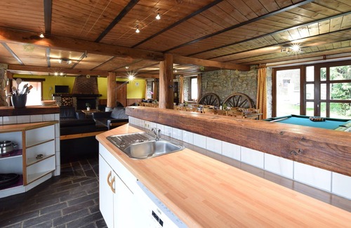 Gouvy Cottage | Quaint Cottage In Petite Langlire With bubble bath