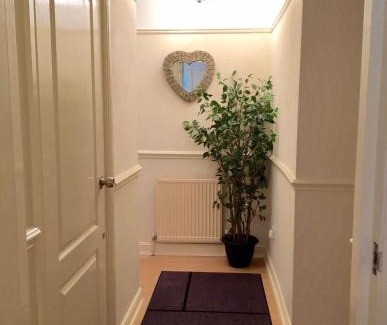 Liverpool Apartment | Be My Guest Liverpool - Ground Floor Apartment with Parking