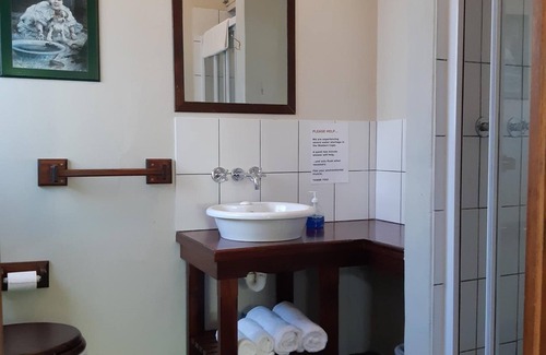 Bloubergstrand House | Be My Guest Lodge