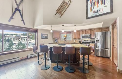 Copper Mountain Village Apartment | BE410 Bridge End Pet Friendly condo