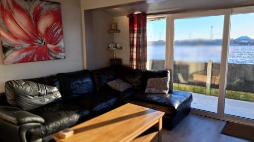 Bridlington Ski Chalet | Beach 100m - Sea View - Log Burner - Dogs Welcome