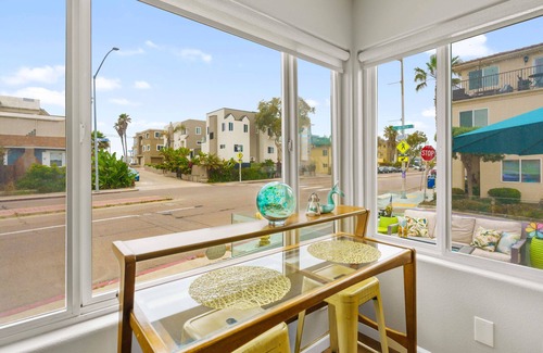 Central Mission Beach Cottage | Beach-2-Bay 2br | Beach | AC | Patio