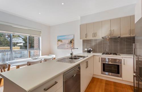 Dromana House | Beach 27 by Ready Set Stay - BYO LINEN & TOWELS