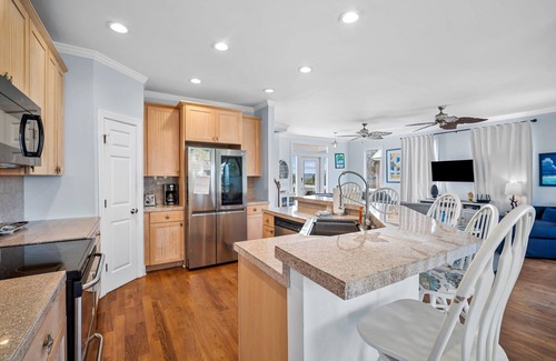 Oceanmarsh Subdivision House | Beach Access - Views of the Marsh and Harbor River - Sleeps 10
