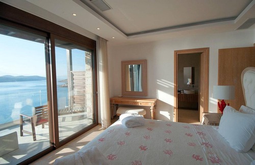 Elounda House | Beach Access 5 Bedroom Villa