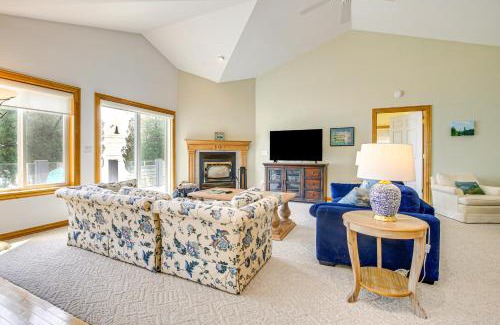 Sturgeon Bay House | Beach Access on Lake Michigan Sturgeon Bay Home
