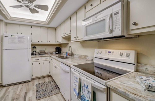 South Island Condo | Beach Access, Partial Gulf Waterfront & Resort View! South End Beach Front Location, Parking & WiFi!