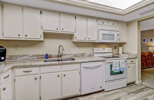 South Island Condo | Beach Access, Partial Gulf Waterfront & Resort View! South End Beach Front Location, Parking & WiFi!
