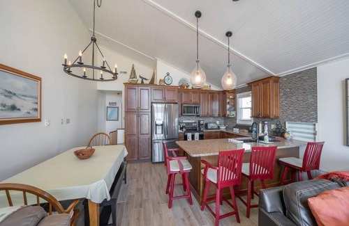 Dennisville House | Beach AND Bay Views- Located in the quiet north end of Sea Isle, directly across the street to beach
