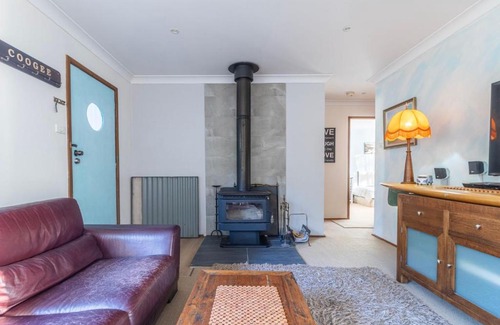 Berrara House | Beach and Bush Getaway