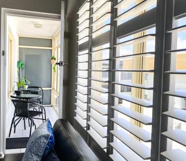 Glenelg North Apartment | Beach apartment 10/22 esplanade sea-views