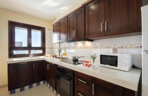 Punta del Hidalgo Apartment | Beach apartment with terrace and pool