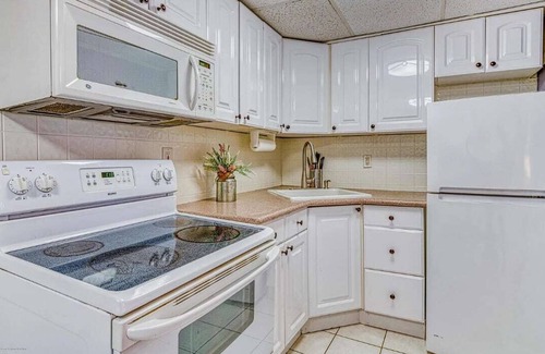 Ocean Grove Apartment | Beach Apt #1 - 2 Bedroom, 1 Bath, LR & Kitchen