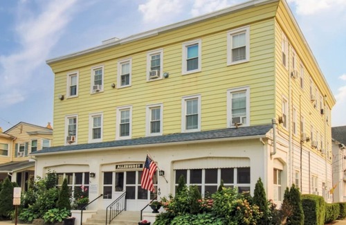 Ocean Grove Apartment | Beach Apt #11 - Bedroom, Living Rm, Kitchen & Bath