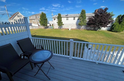 Byfield House | Beach Apt | Steps to the Beach | Lawn | Parking