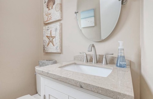 South Beach Haven House | Beach Badges. Private Yard. WIFI. Holgate Single Family Ocean Views. 50 steps to beach