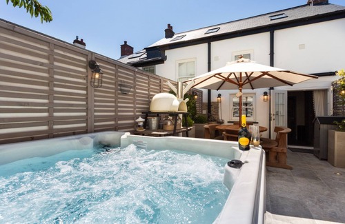 Croyde Villa | Beach Bay Cottage - Four Bedroom Villa, Sleeps 10